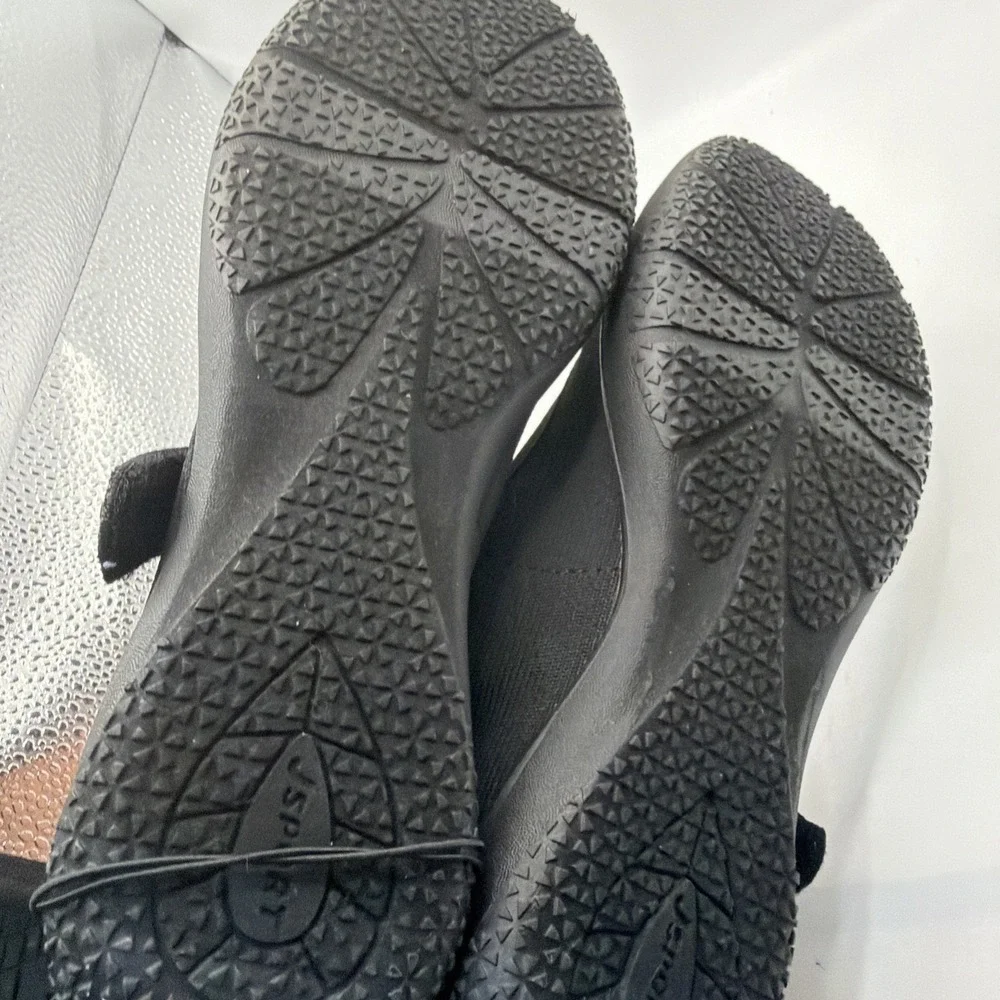 JSPORT Women Lightweight Contoured arch, MJ Strap, Black  Size 7 New
